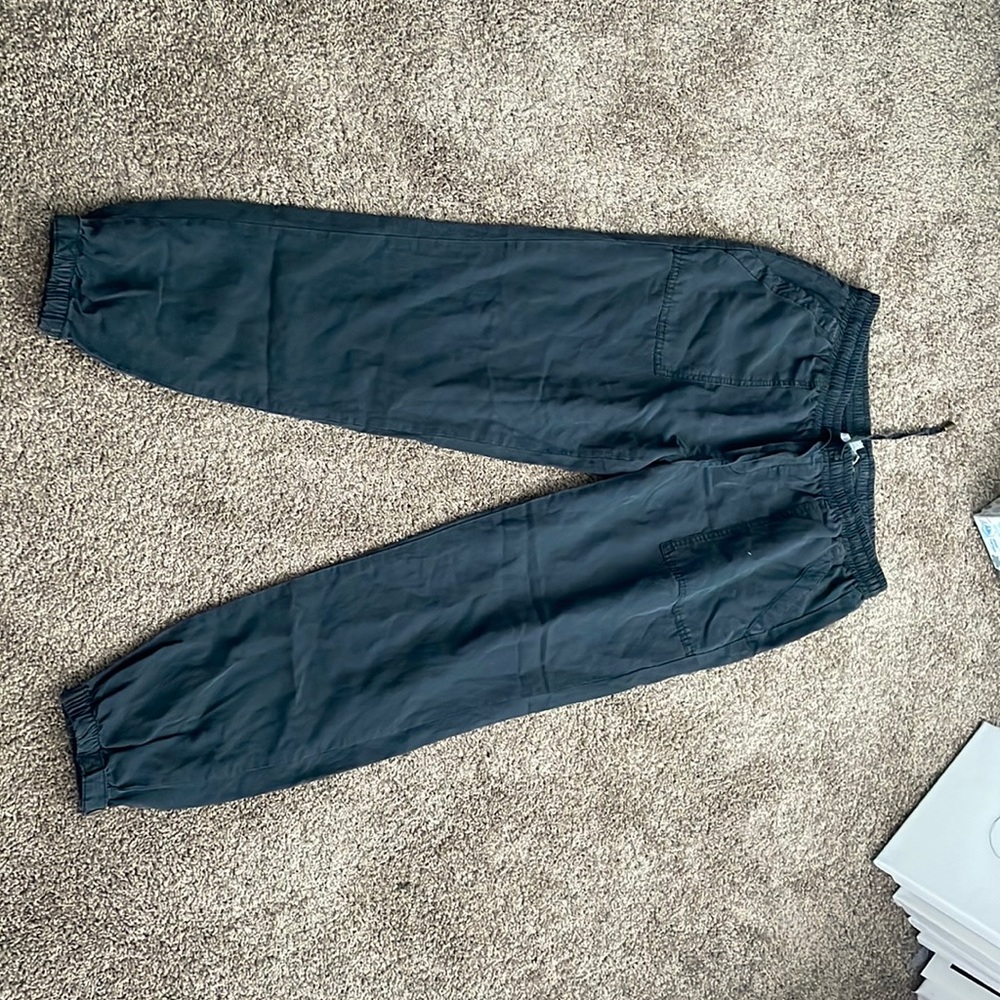 dark grey/black joggers